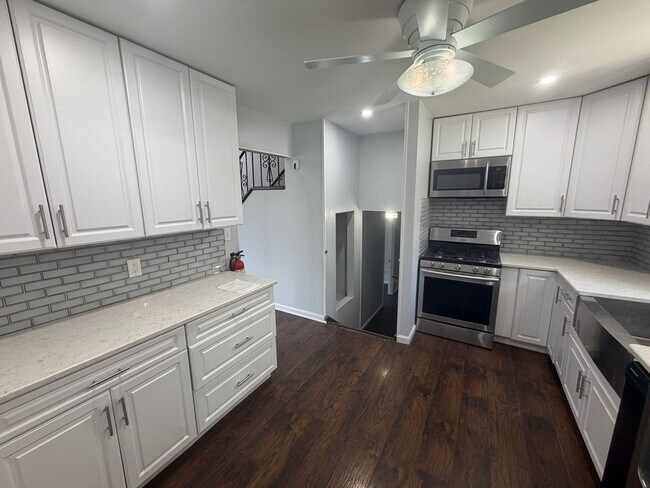 Building Photo - Renovated 3BR Split-Level on a Spacious Corner Lot with Garage in Toms River