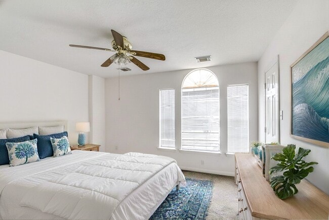 Building Photo - 1702 River Trail