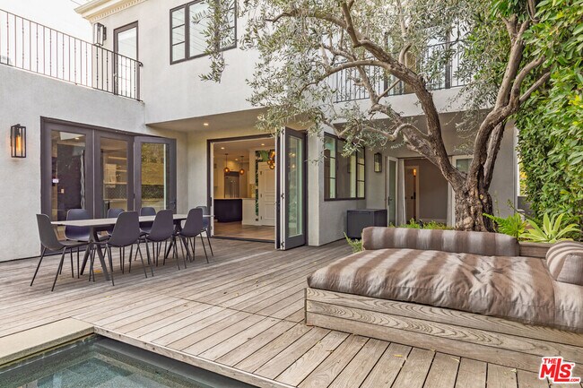 Building Photo - 100 N La Jolla Ave