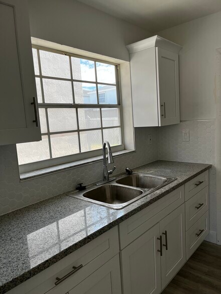 Building Photo - 13926 SW 160th Ter