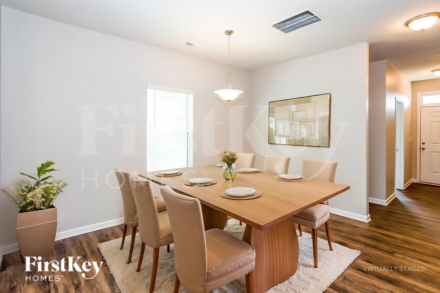 Building Photo - 10724 Rivergate Dr NW