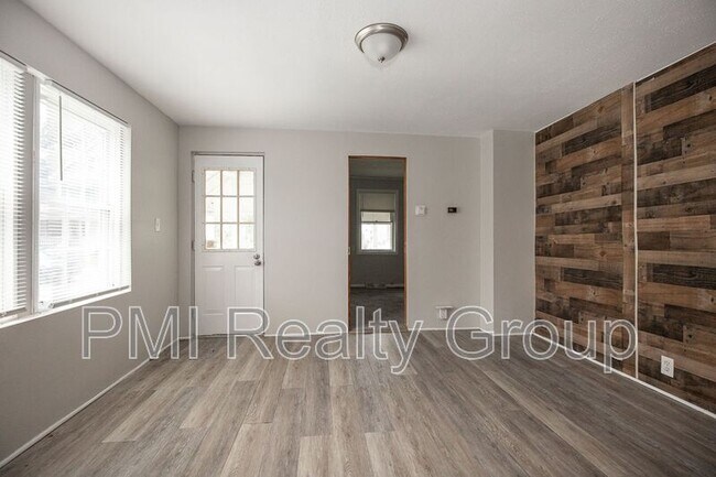 Building Photo - 3295 W 46th St