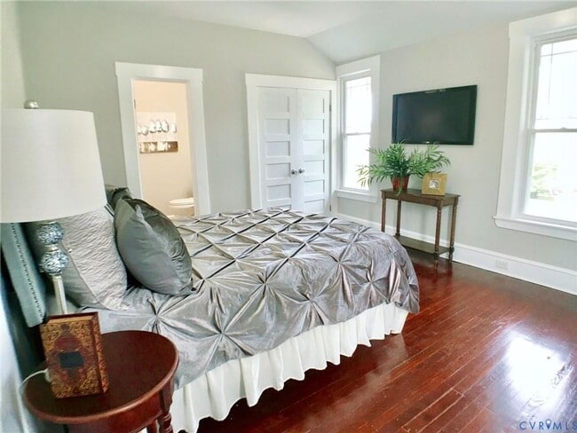 Building Photo - Beautifully renovated 2-story home with ensuite near Brookland Park Blvd