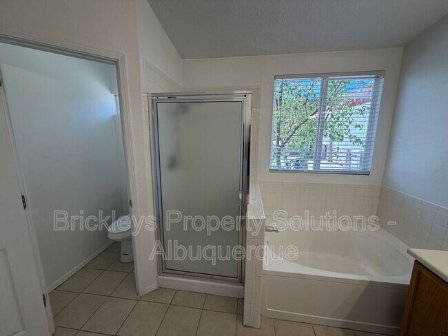 Building Photo - 1405 Secret Valley Dr SW