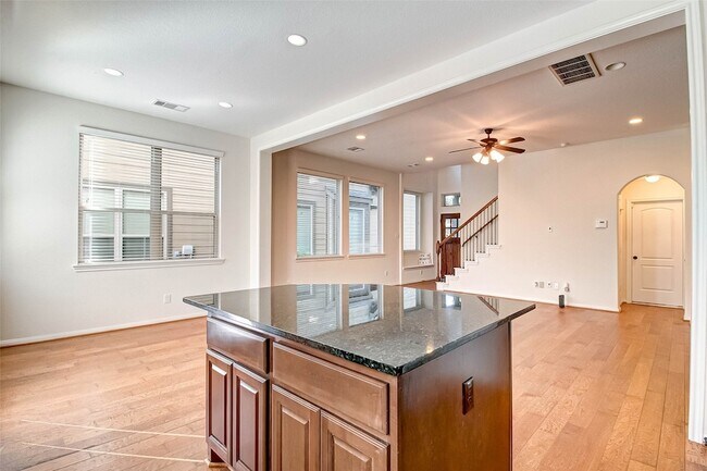 Building Photo - 20 Cheswood Manor Court