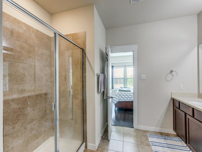 Building Photo - 5906 Wolf Pack Dr