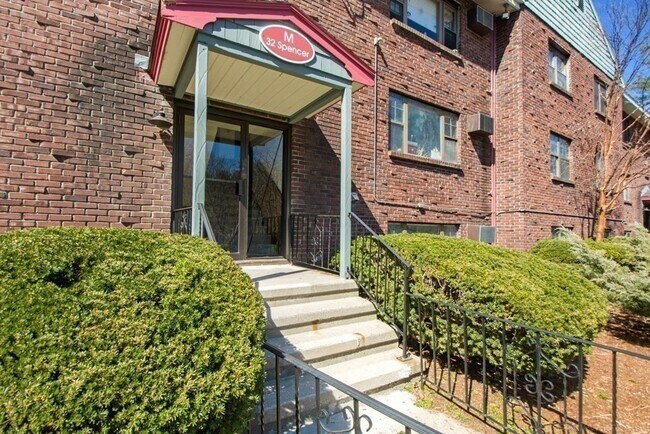 Building Photo - 32 Spencer Rd