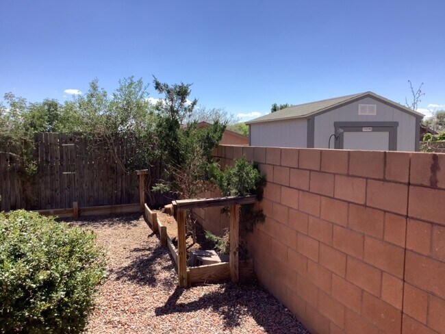 Building Photo - 3744 Lonesome Ridge St NE