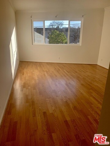 Building Photo - 1097 S Bedford Dr