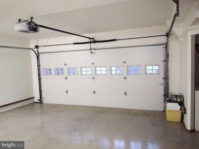 Building Photo - 6403 Velliety Ln