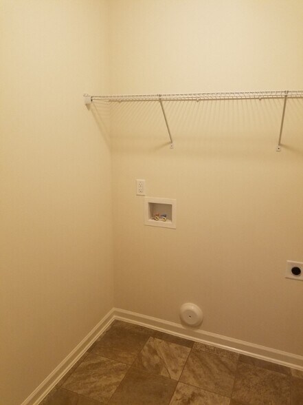 Building Photo - 2633 Taton Ct