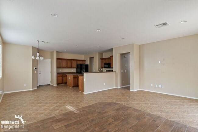 Building Photo - Beautiful 3Bdm 3Ba Home with Loft in Prime Surprise!