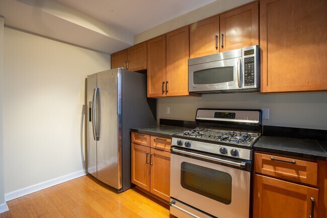 Building Photo - Lovely 1 BR/1 BA Condo in Columbia Heights!