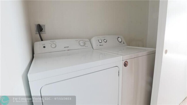 Building Photo - 1135 Hampton Blvd