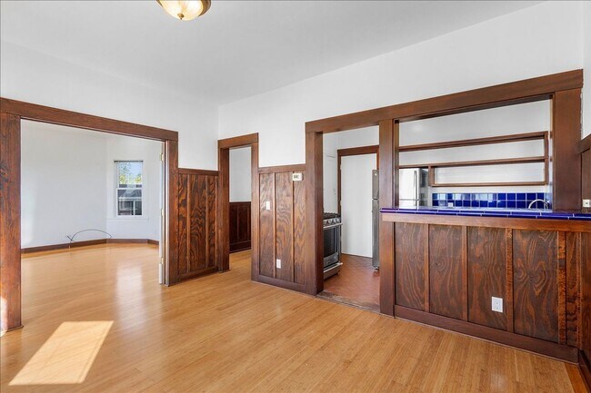 Building Photo - 478 Central Ave