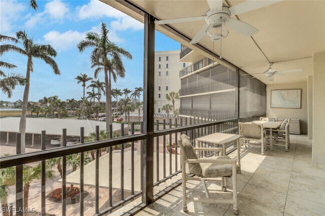Building Photo - 3399 Gulf Shore Blvd N