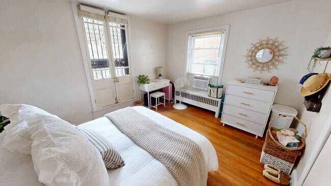 Building Photo - 1725 Spruce St