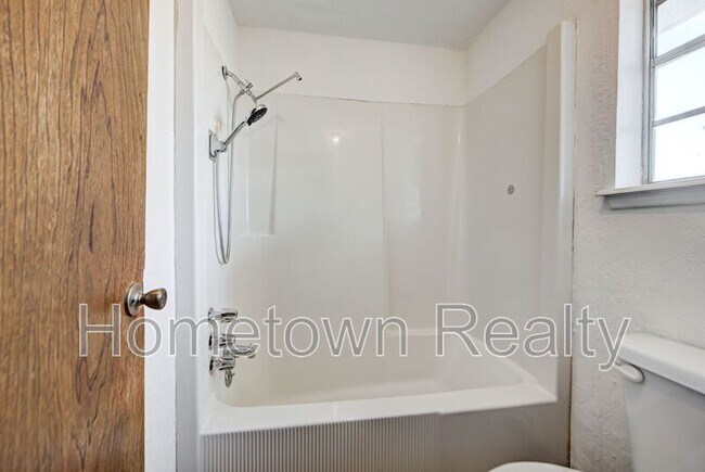 Building Photo - 7301 Edenborough Dr