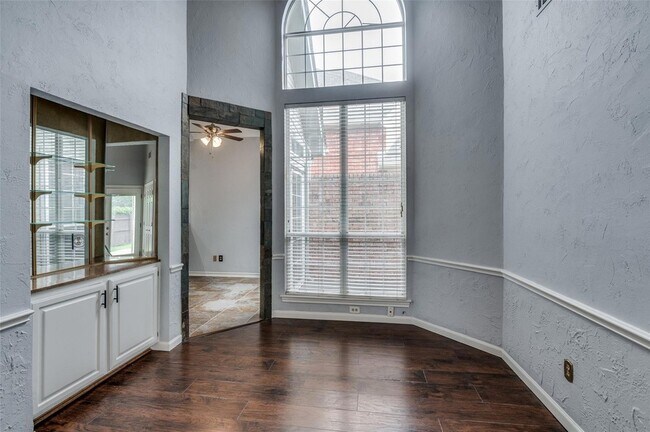 Building Photo - 7700 Windmere Ct