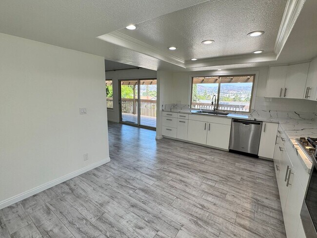 Building Photo - Remodeled 4 Bed / 3 Bath Home with Pool, Spa & Solar – Fletcher Hills