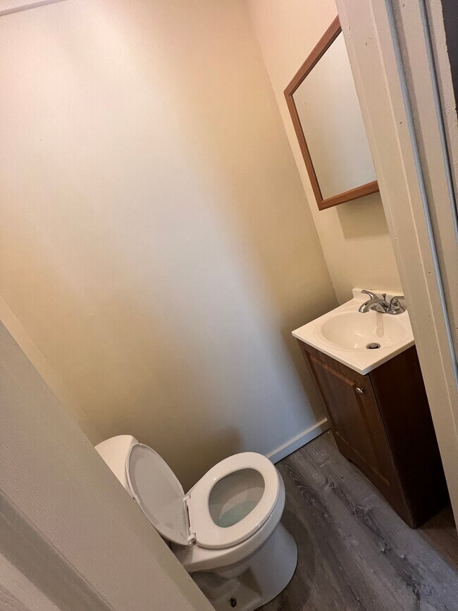 Building Photo - 29 Richardson Ave