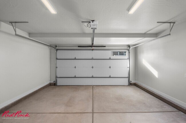 Building Photo - Brand New 3 Bedroom Townhome in Washington!