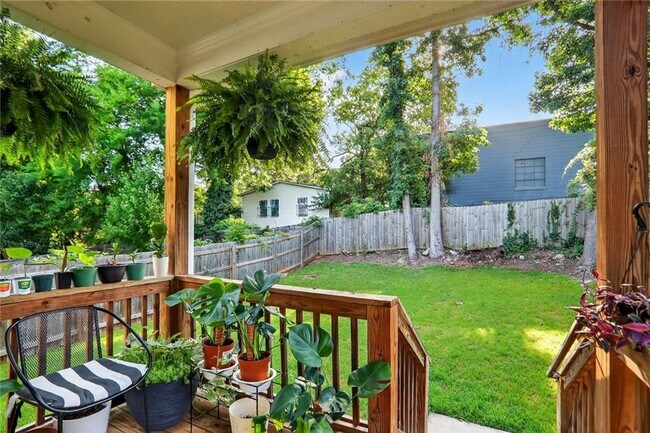 Building Photo - 1170 Moton Ave SW