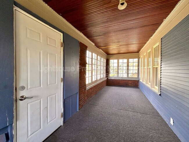 Building Photo - 81 Delaware Ave