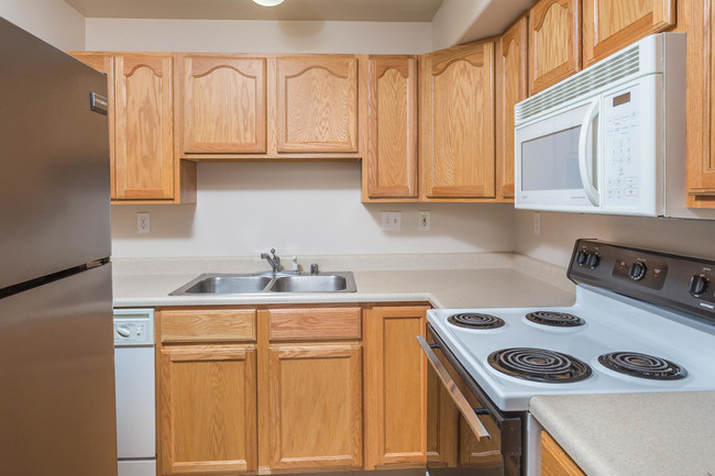 Kitchen - 1 bdr - Raspberry Court Apartments