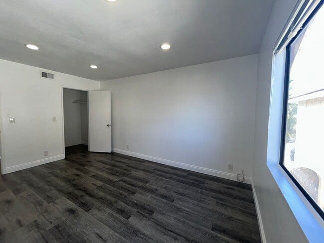 Building Photo - Spacious 4 Bed, 3 Bath for Rent - Westminster