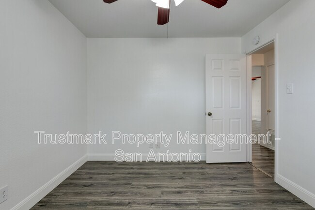 Building Photo - 514 Freiling