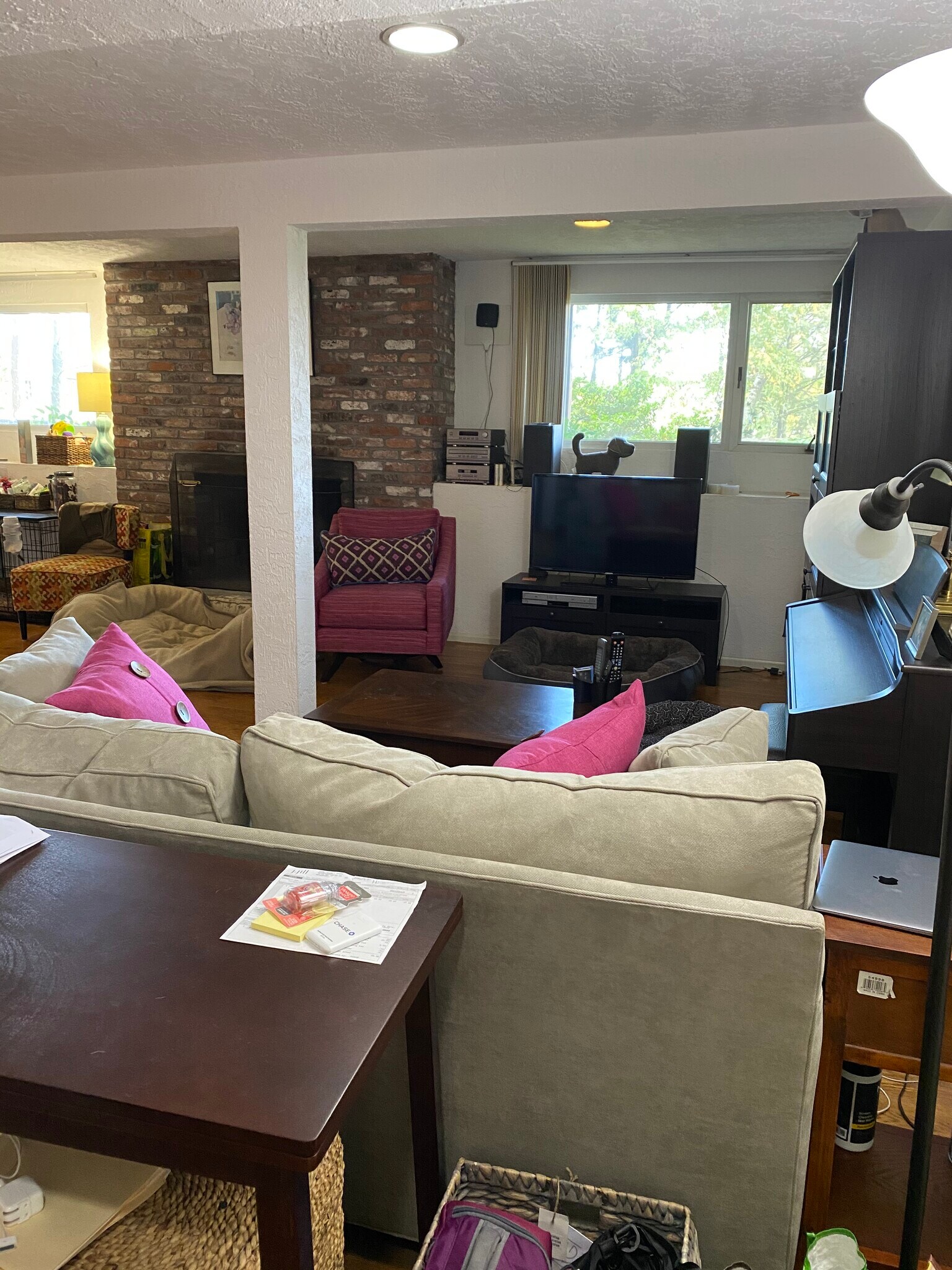 Building Photo - 55 Knollwood Ln