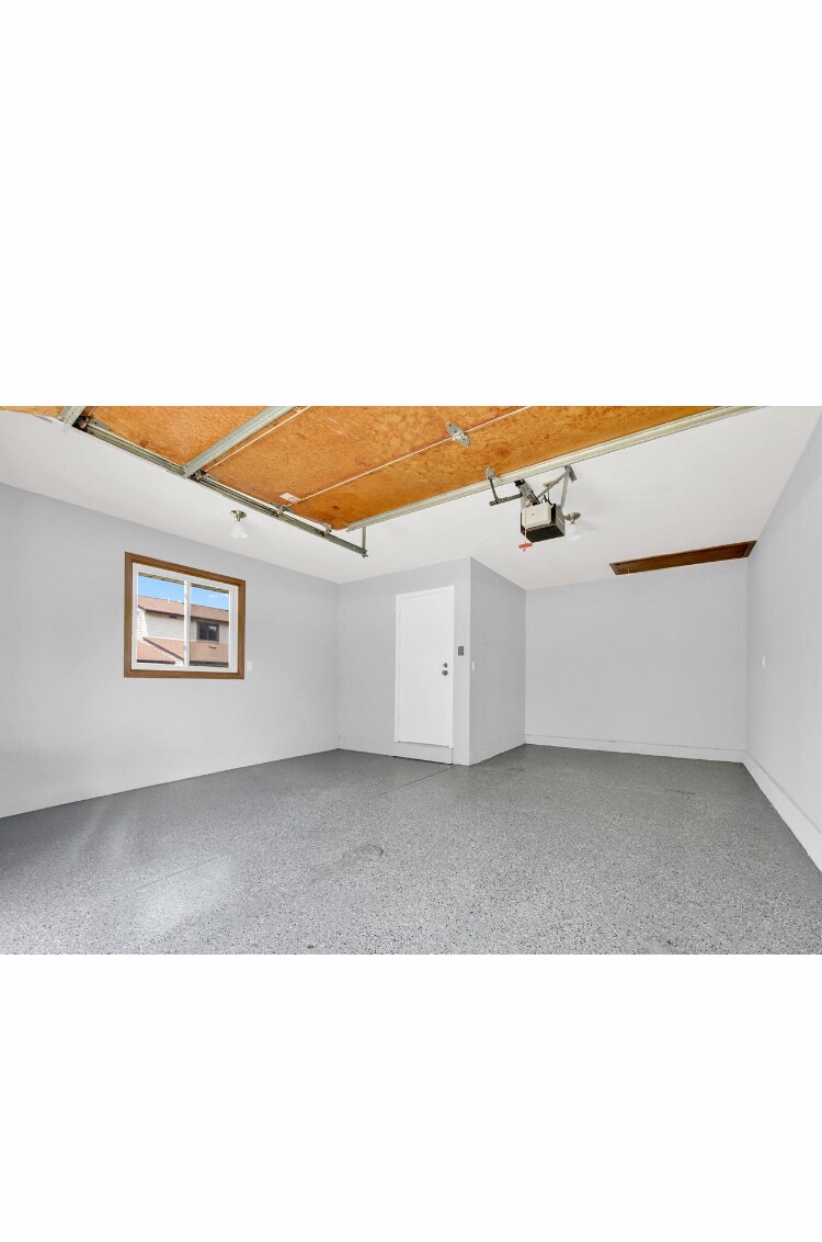 Building Photo - 7140 Mariner Dr