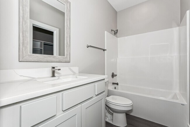 Building Photo - 109 Meadowbrook Dr