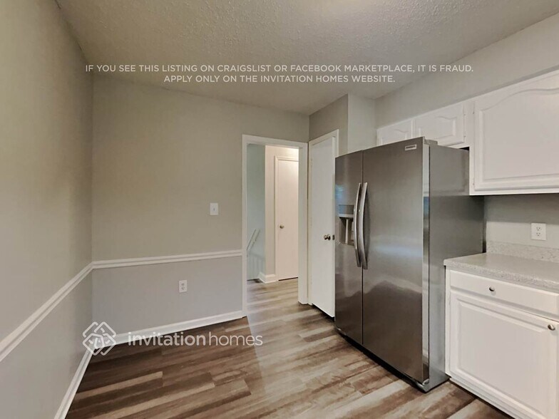 Building Photo - 413 S Toria Dr