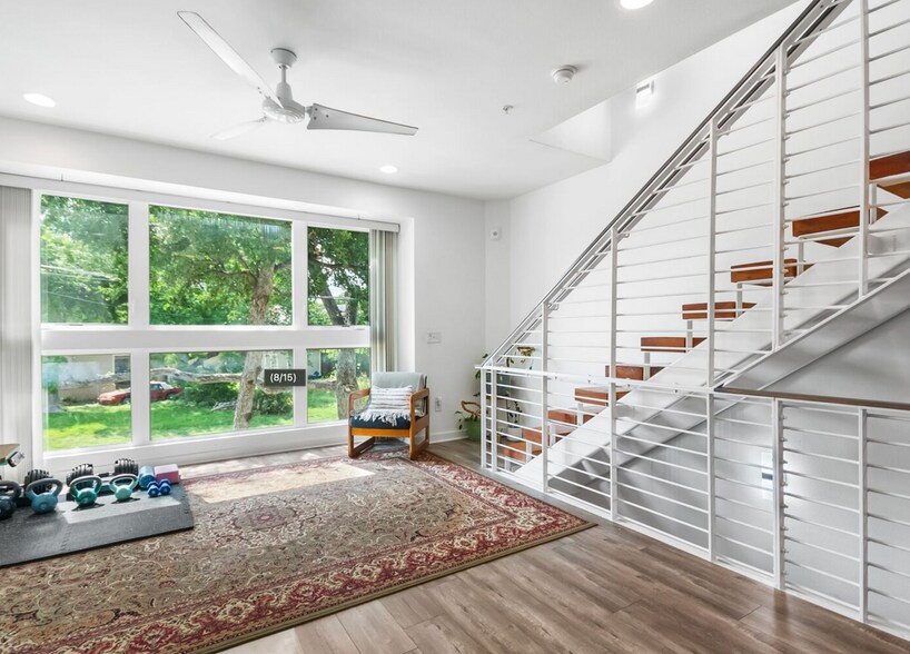 Building Photo - 143 Catalpa Ave