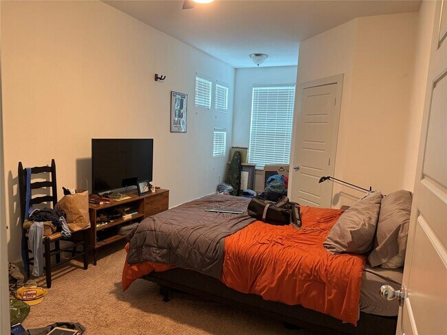 Building Photo - 7206 Tybalt St