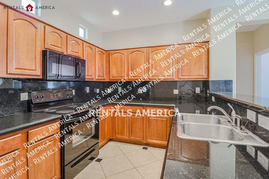 Building Photo - 2715 S Cupertino Dr