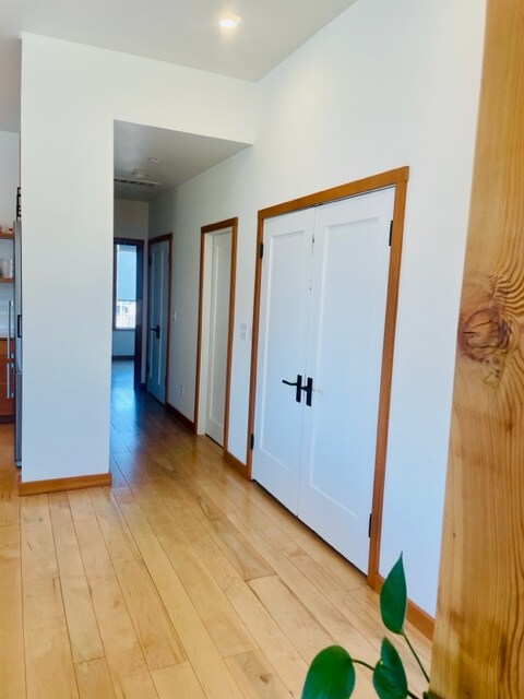 Building Photo - 231 NE Hancock St