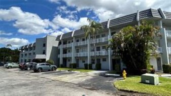 Building Photo - 6550 Royal Palm Blvd