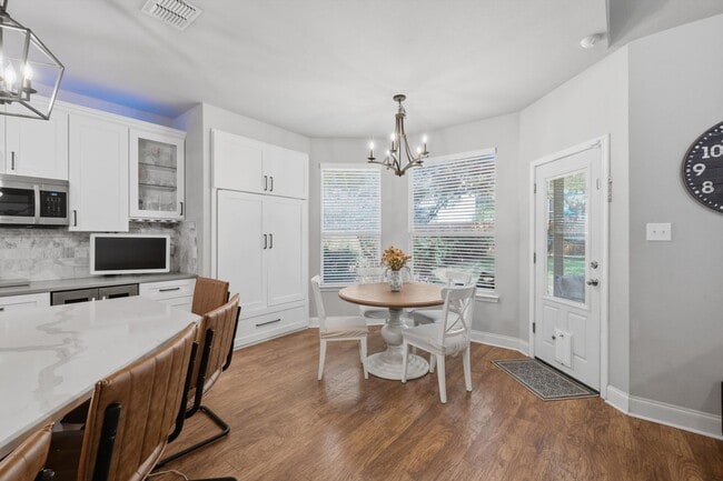 Building Photo - Bright Steubing Ranch Home with Two Primary Suites & Solar Panels
