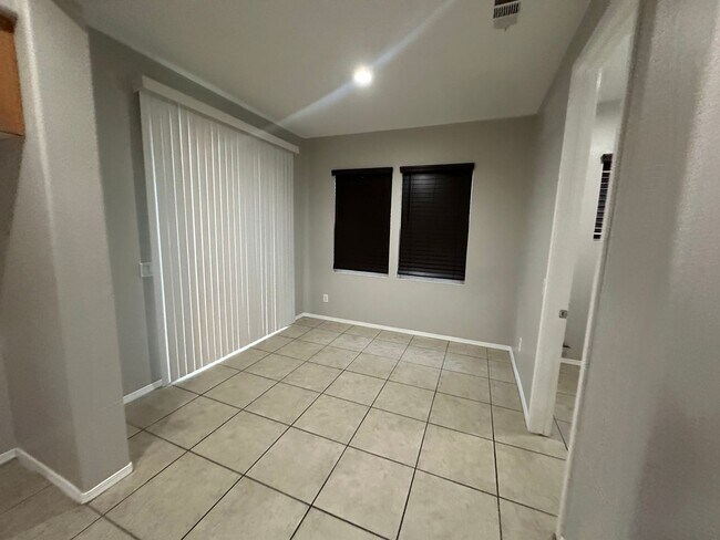 Building Photo - Nice Home For Rent