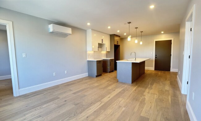 Primary Photo - New Modern Elevator Building with Garage P...