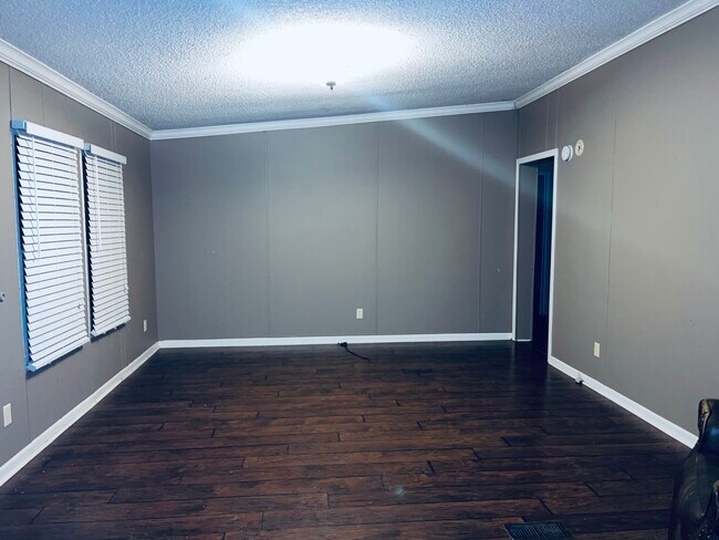 Building Photo - 294 Oscar Weeks Rd