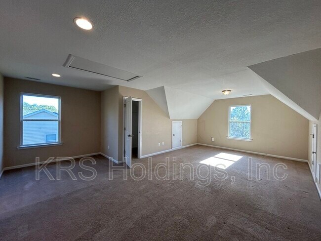 Building Photo - 1763 Jason Ave