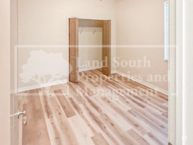Building Photo - 5014 Yellowtop Loop