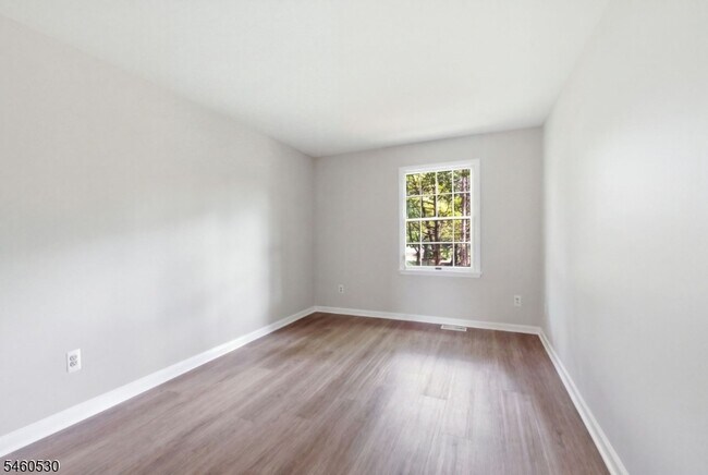 Building Photo - 125 Smithfield Ct