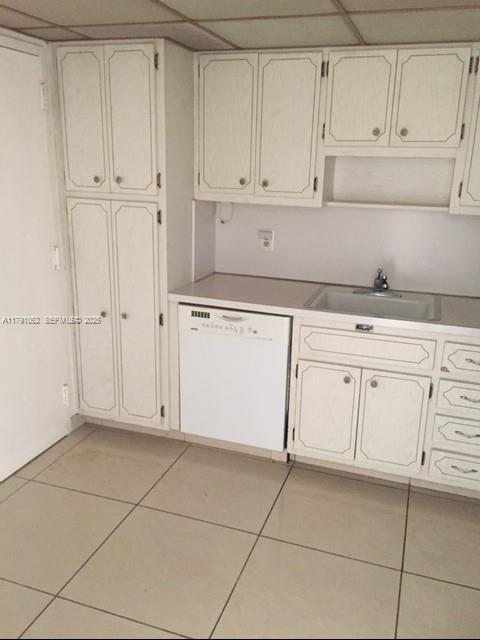 Building Photo - 1985 S Ocean Dr