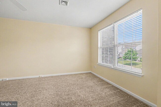 Building Photo - 645 Springhouse Ln