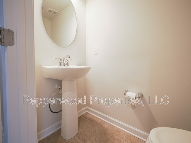 Building Photo - 411 Triple Crown Way